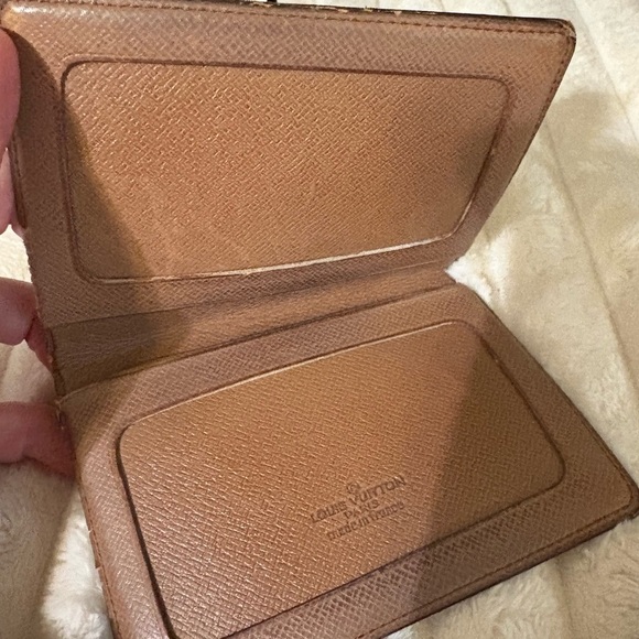 SOLD UNLISTED. 
Louis Vuitton Tan Leather Card Holder - Picture 4 of 4